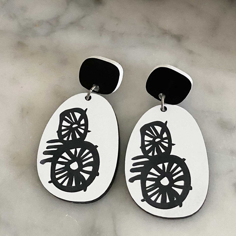 Circle Burst Earrings - White and Black- Oval shape