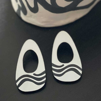 Wave Earrings - white and black