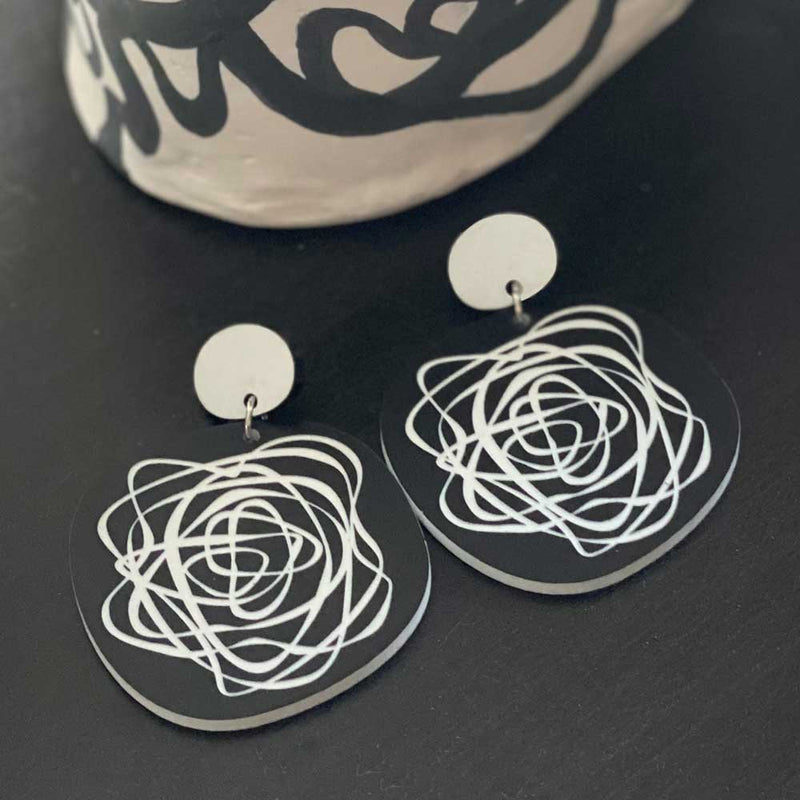 Wobbly Circles Earrings - black and white - large