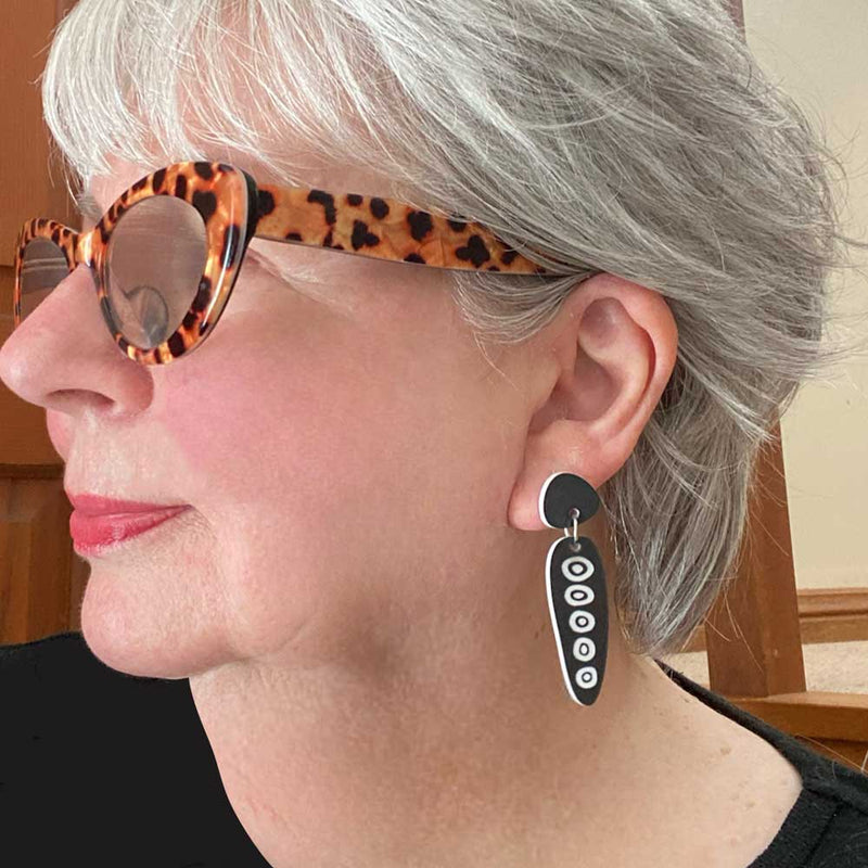 Zeros Earrings – Black White etch design