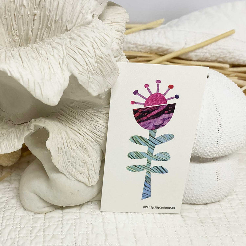 Single Pink Crown Flower with Six Leaves Gift Tag