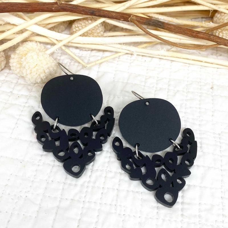 Chandelier Earring – Black