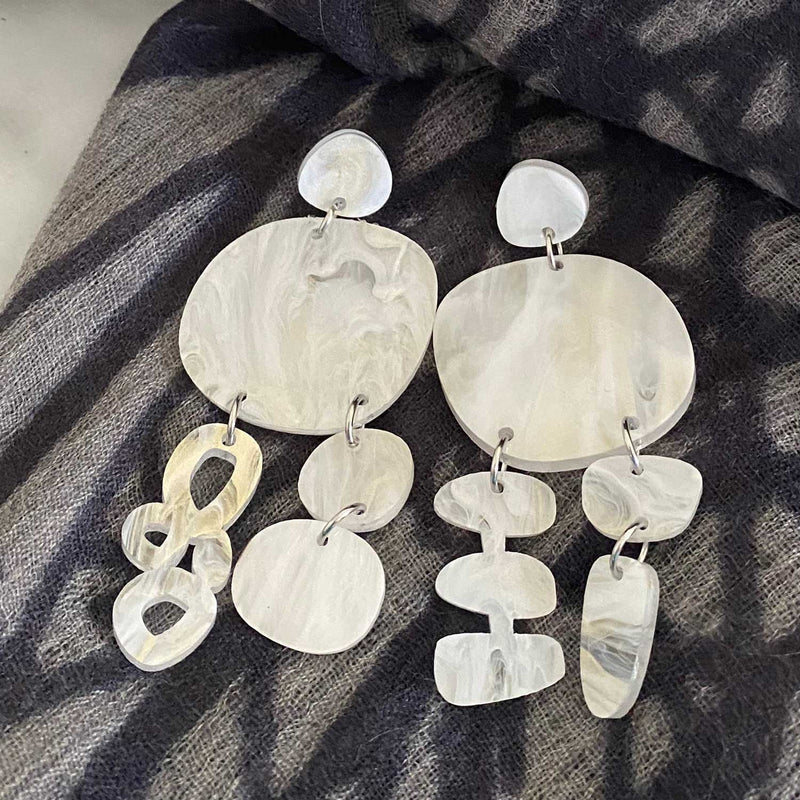 Bojangles Earrings – White Marble Look